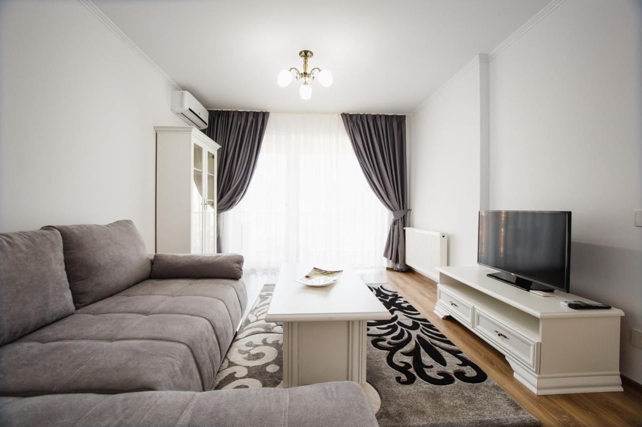 Bright & Elegant Central Apartment Орадеа Екстериор снимка