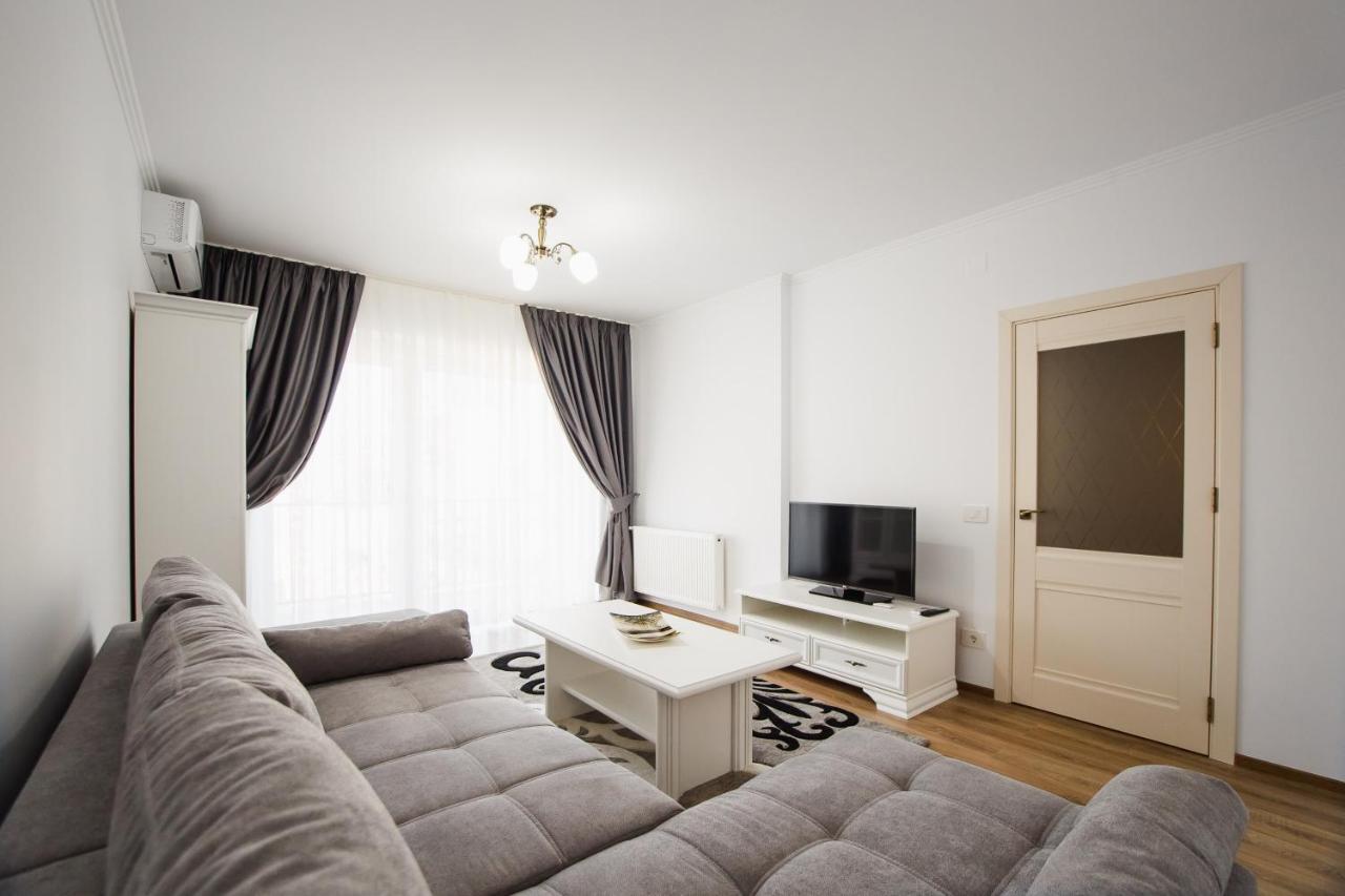 Bright & Elegant Central Apartment Орадеа Екстериор снимка