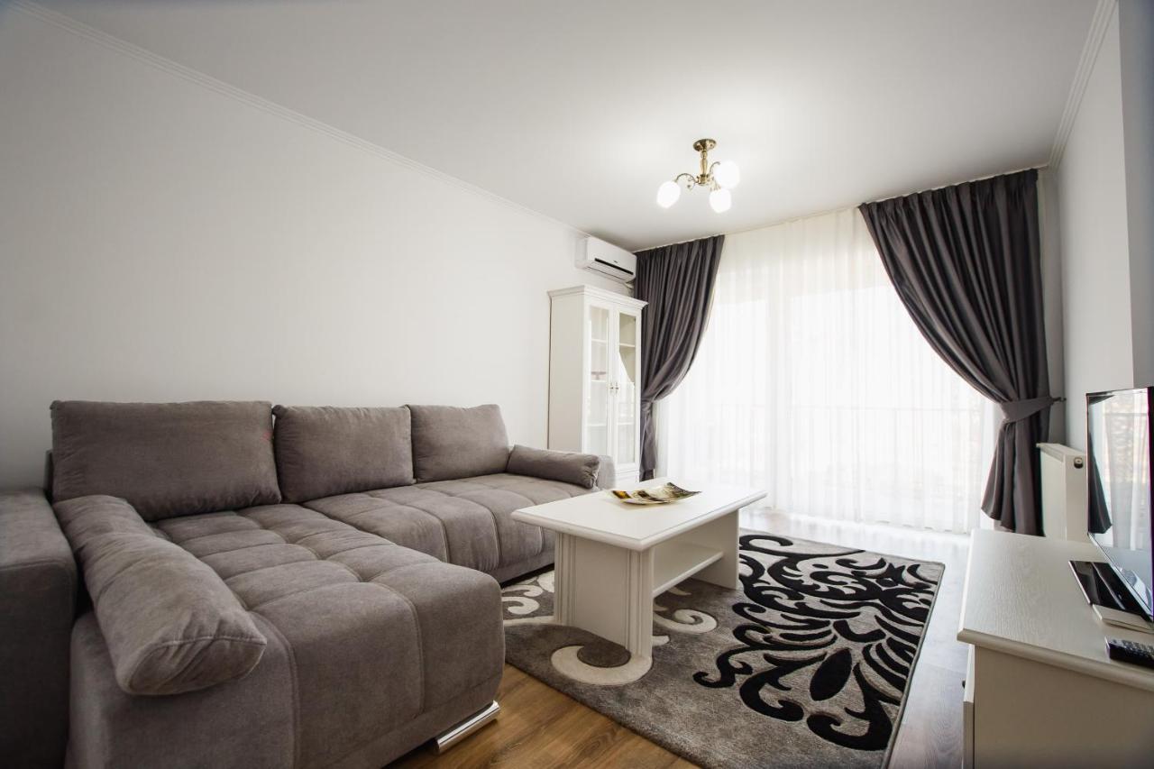 Bright & Elegant Central Apartment Орадеа Екстериор снимка