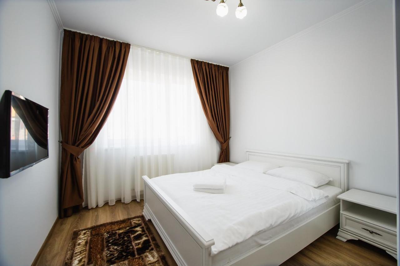 Bright & Elegant Central Apartment Орадеа Екстериор снимка