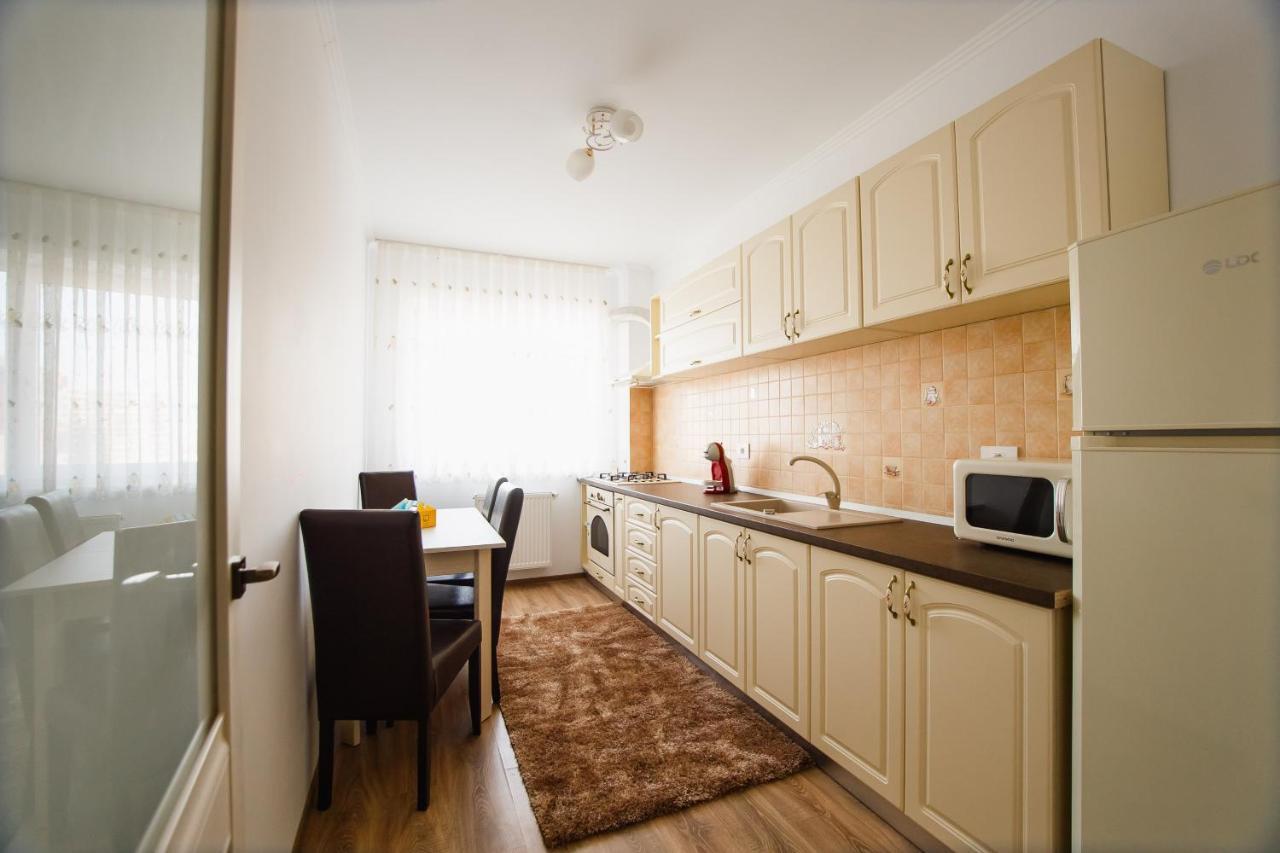 Bright & Elegant Central Apartment Орадеа Екстериор снимка