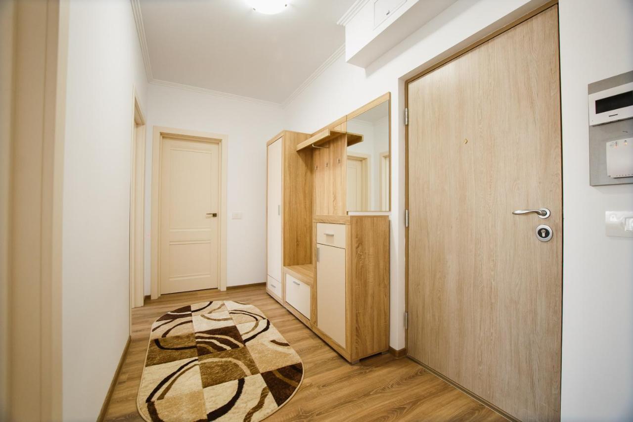 Bright & Elegant Central Apartment Орадеа Екстериор снимка