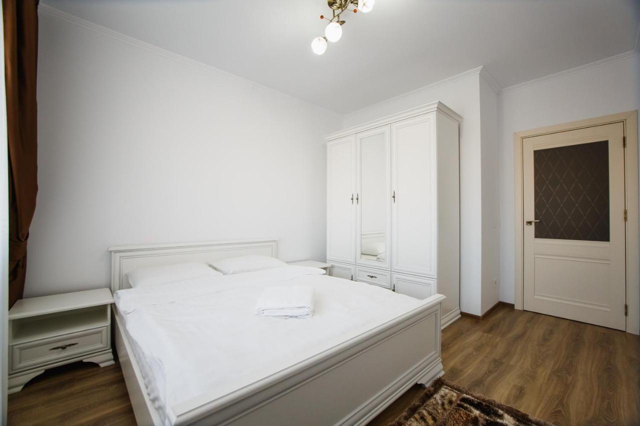 Bright & Elegant Central Apartment Орадеа Екстериор снимка