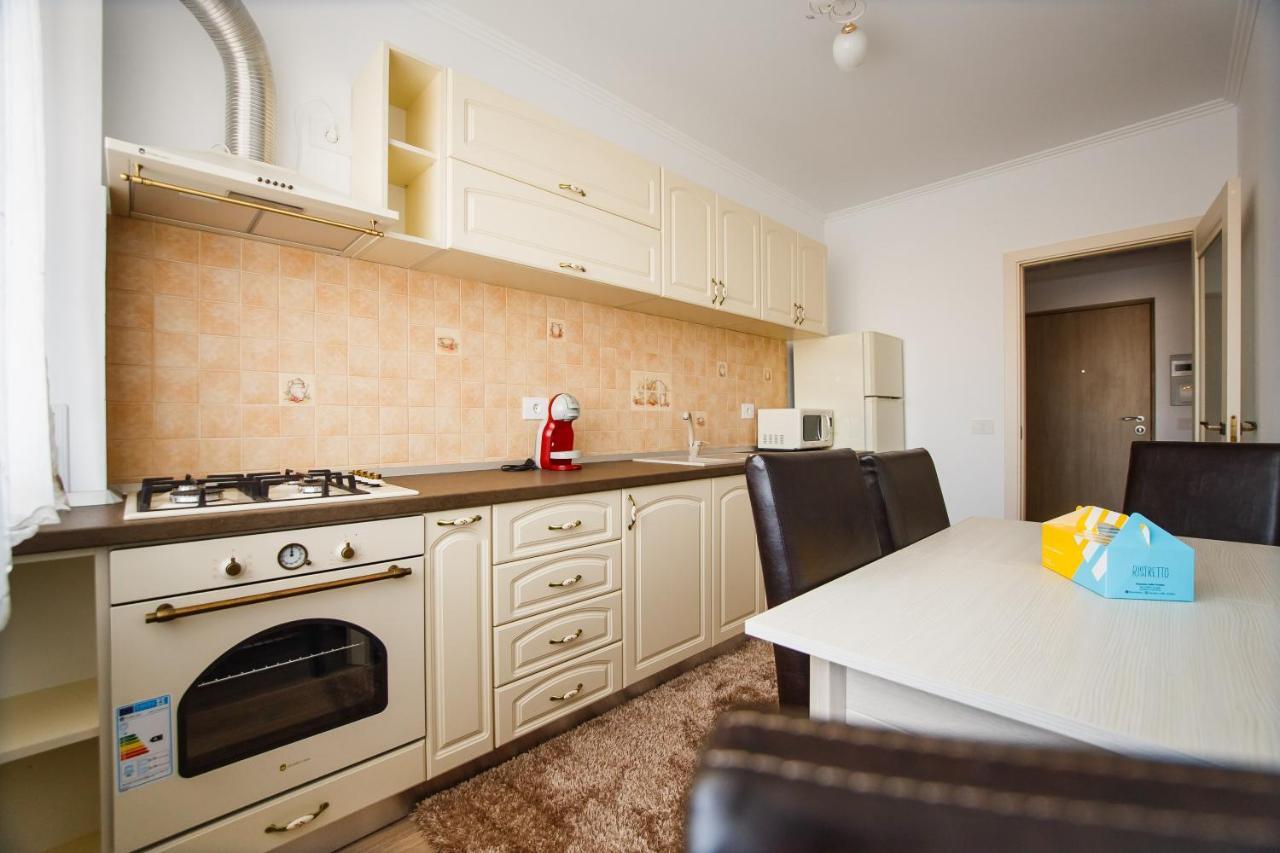 Bright & Elegant Central Apartment Орадеа Екстериор снимка