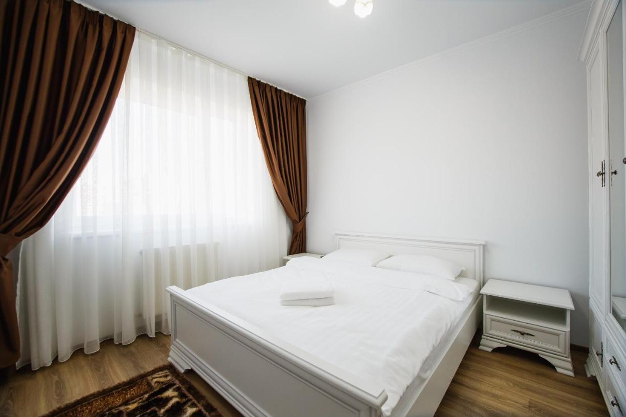 Bright & Elegant Central Apartment Орадеа Екстериор снимка