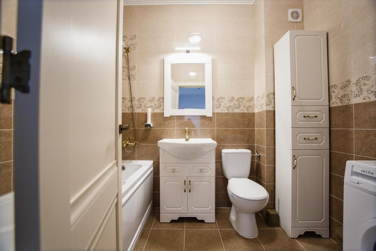 Bright & Elegant Central Apartment Орадеа Екстериор снимка