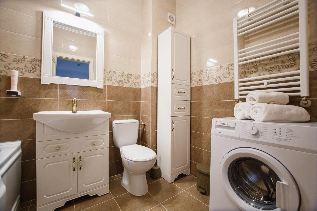 Bright & Elegant Central Apartment Орадеа Екстериор снимка
